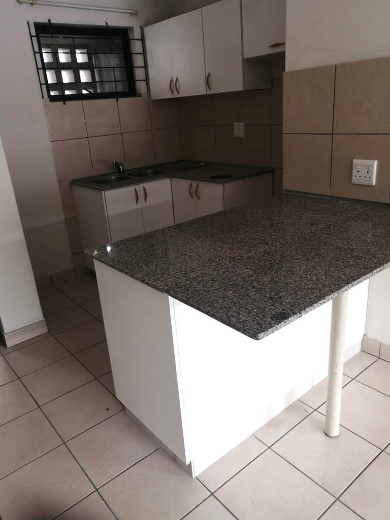 3 Bed Apartment in Westville photo number 5
