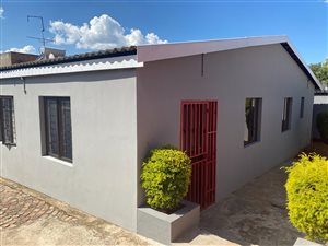 9 Bed House in Orange Grove