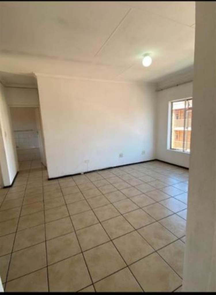 2 Bed Apartment in Brakpan Central photo number 1