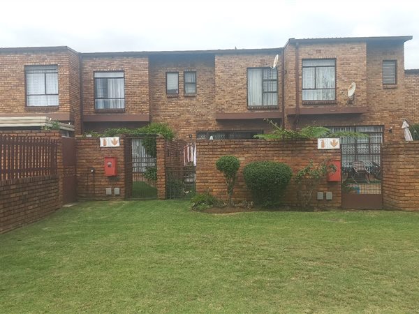2 Bedroom Townhouse 2 Bedroom Townhouse