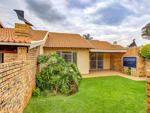 2 Bedroom Townhouse 2 Bedroom Townhouse