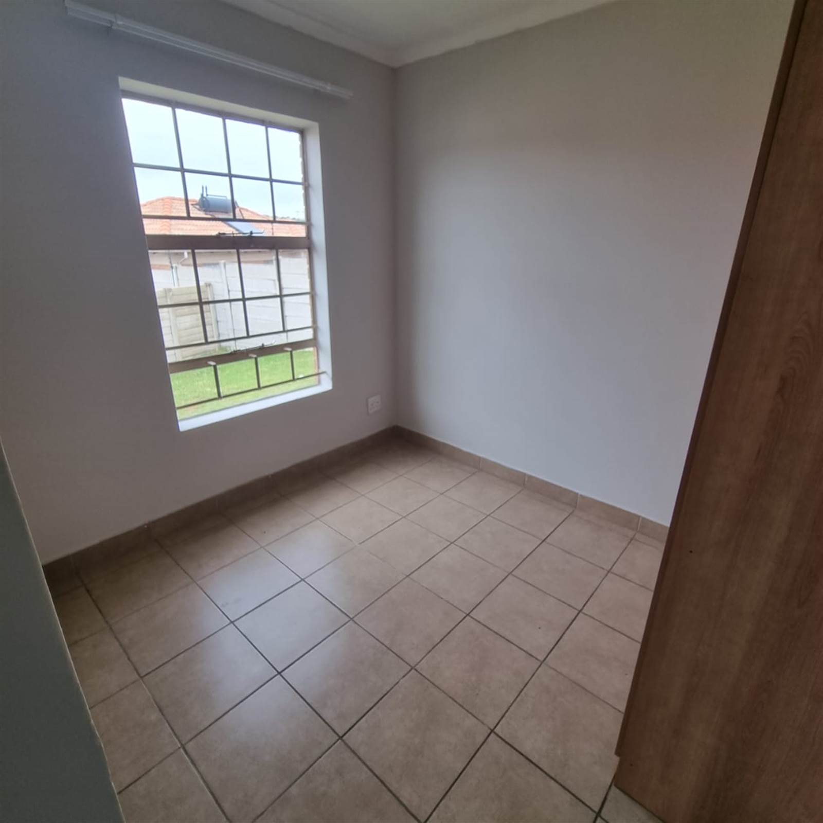 2 Bed House in Olievenhoutbosch photo number 11