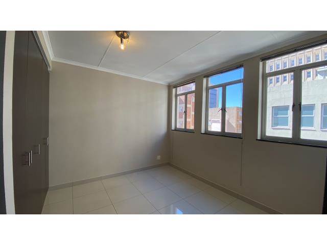 1 Bed Apartment in Braamfontein photo number 7