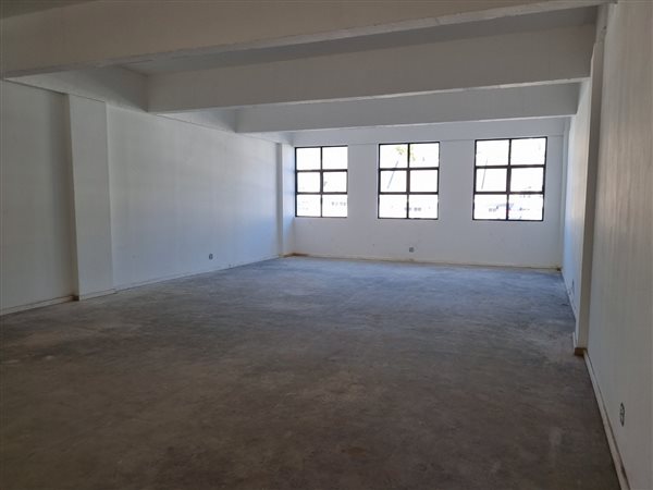 110  m² Commercial space in Woodstock