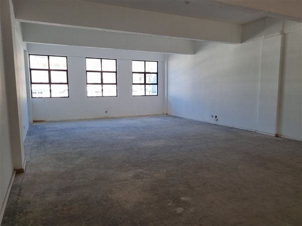 110  m² Commercial space