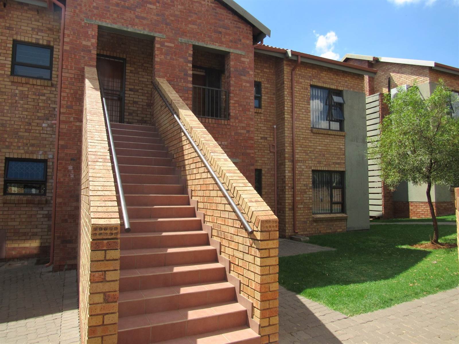 2 Bed Townhouse in Bergbron photo number 1
