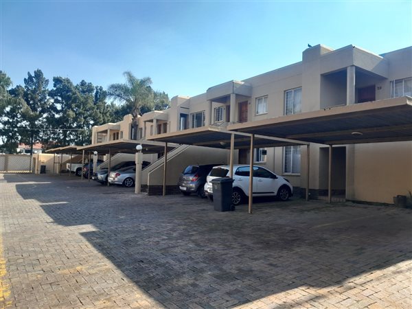 4 Bedroom Duplex 4 Bedroom Duplex