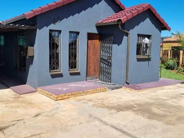 2 Bedroom House 2 Bedroom House