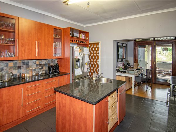 3 Bedroom House 3 Bedroom House
