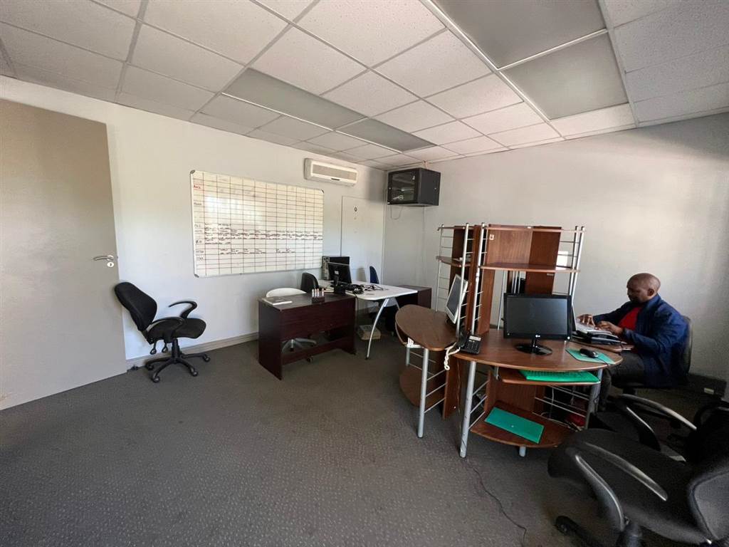 113  m² Commercial space in Woodmead photo number 17
