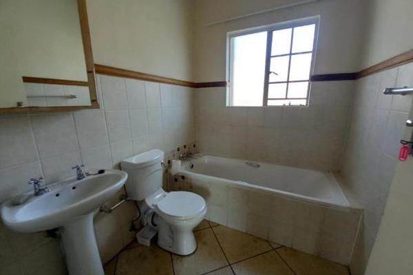 2 Bed Apartment in Rynfield AH photo number 9