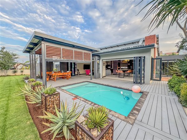 5 Bedroom House 5 Bedroom House