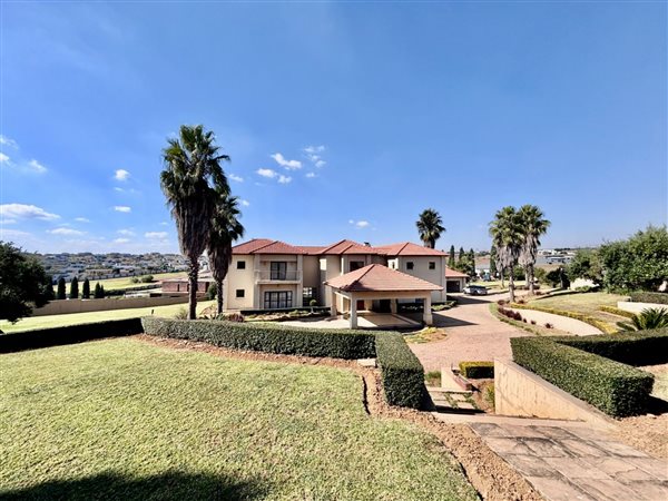 5 Bedroom House 5 Bedroom House