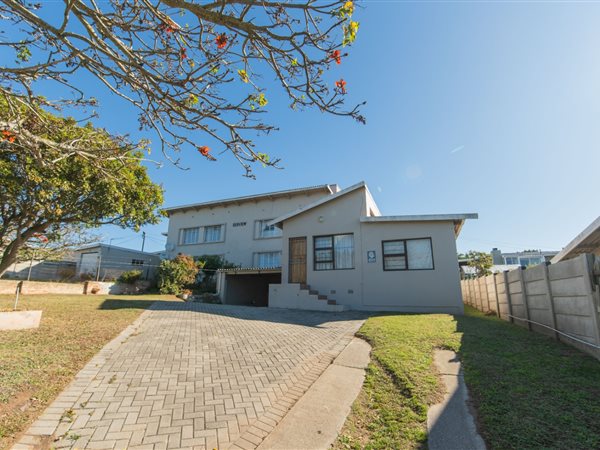 4 Bedroom Apartment