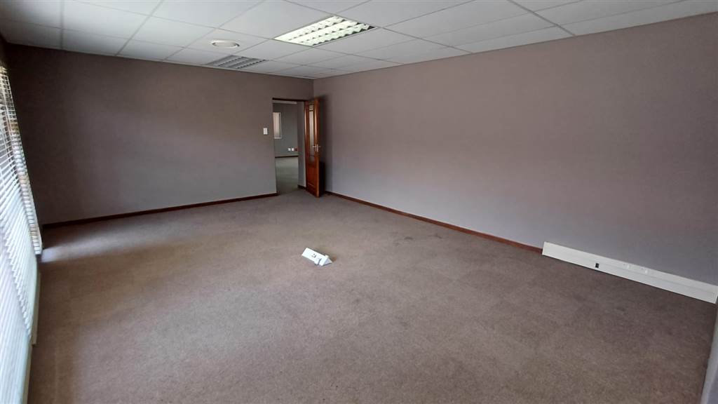 328  m² Commercial space in Honeydew photo number 15