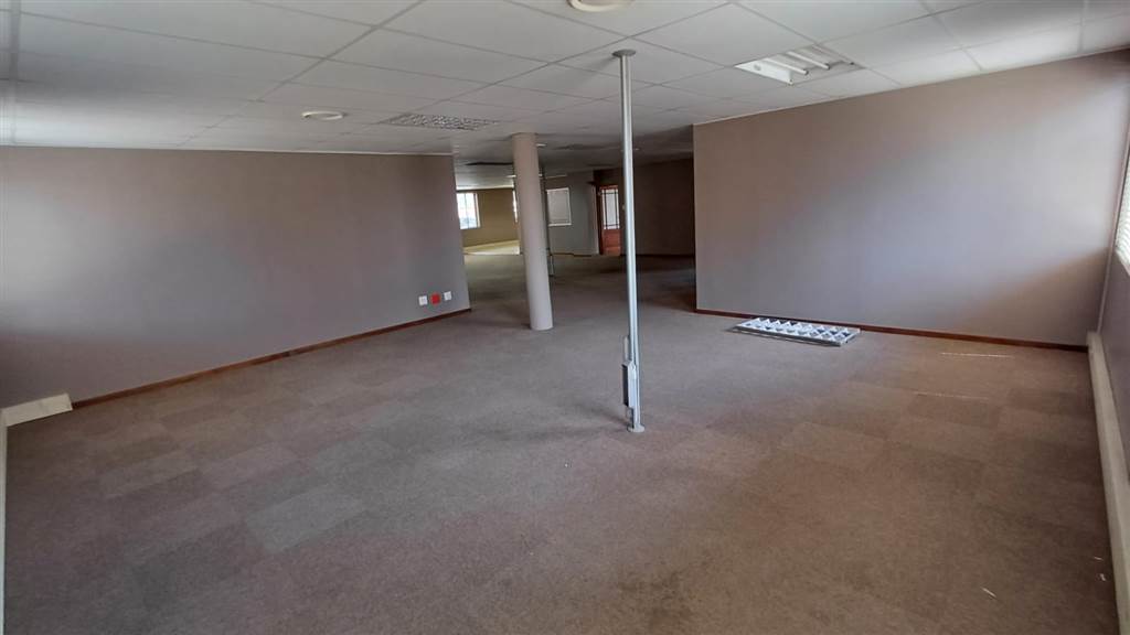 328  m² Commercial space in Honeydew photo number 4