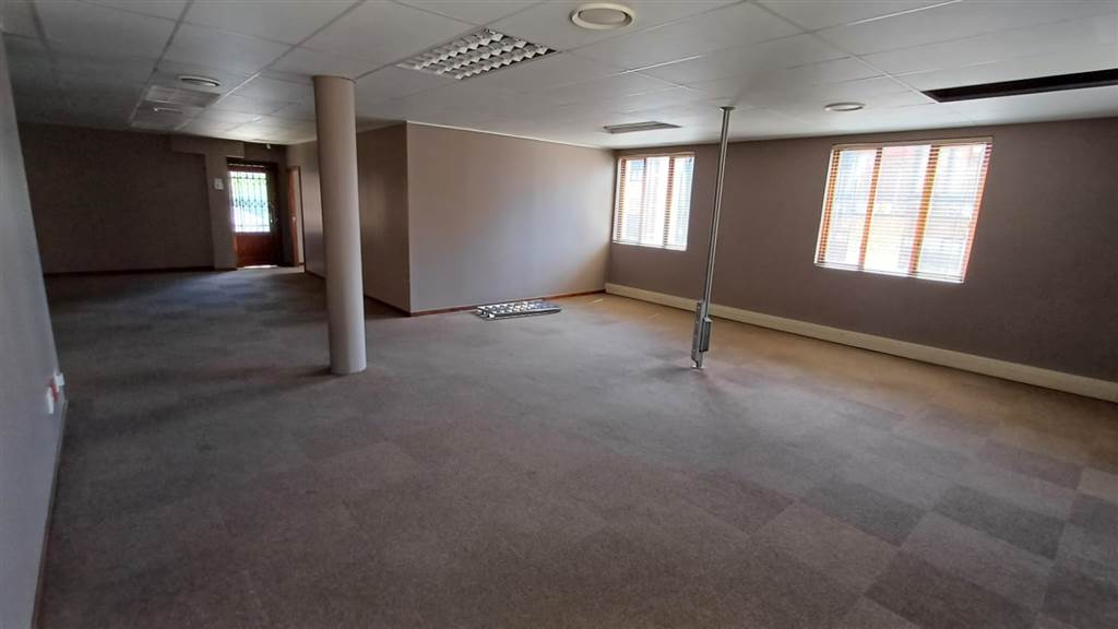 328  m² Commercial space in Honeydew photo number 5