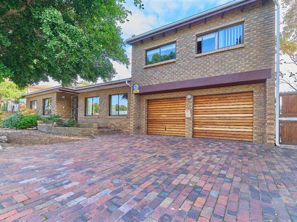5 Bedroom House 5 Bedroom House