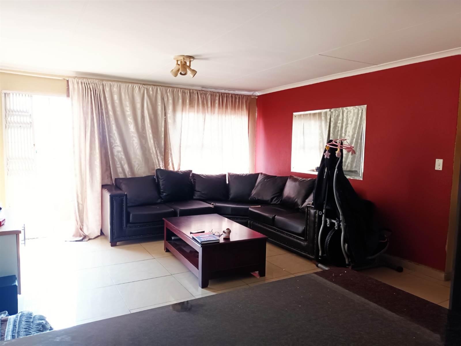 2 Bed Apartment in Vorna Valley photo number 3