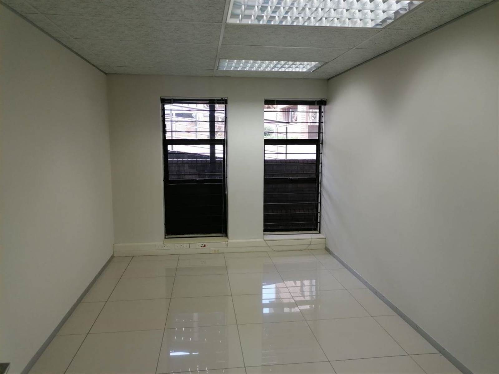 324  m² Commercial space in Hurlingham photo number 11