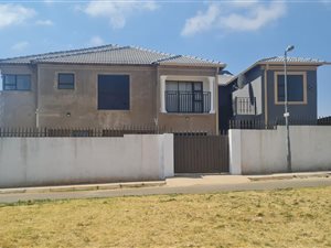 4 Bed House in Naledi