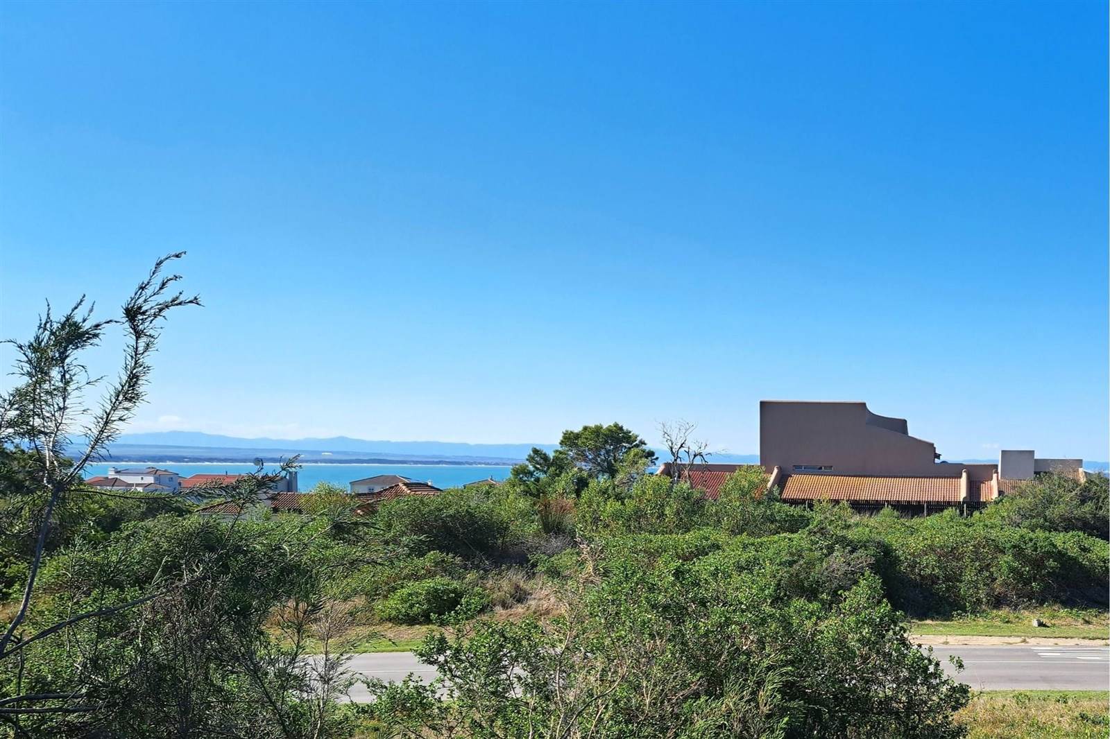 651 m² Land available in St Francis Bay photo number 6