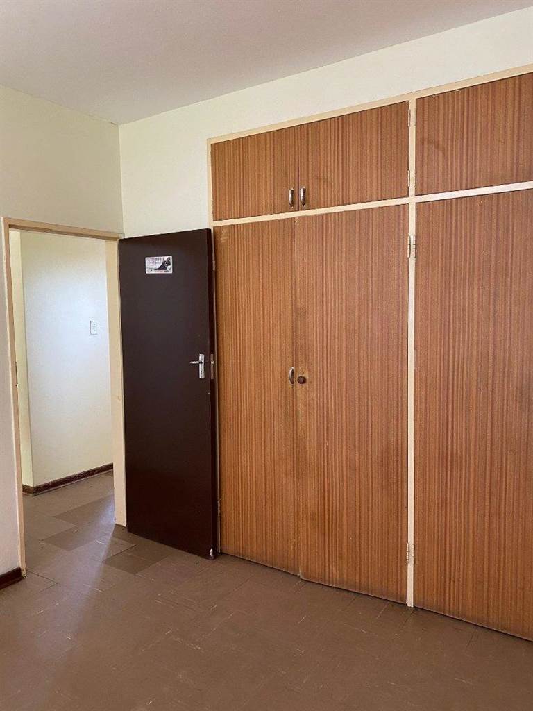 1.5 Bed Apartment in Pretoria West photo number 9