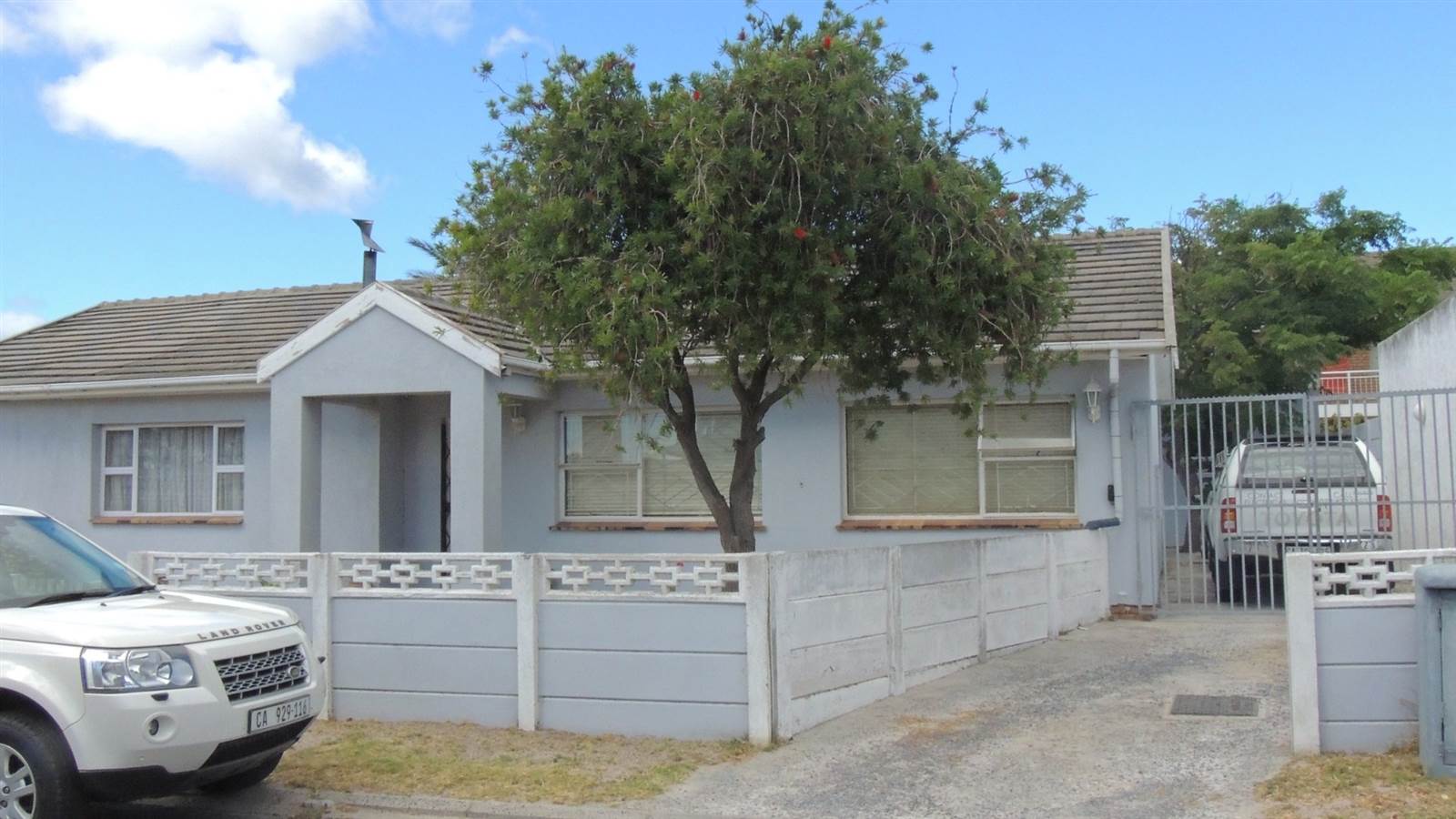 2 Bed House in Grassy Park photo number 1