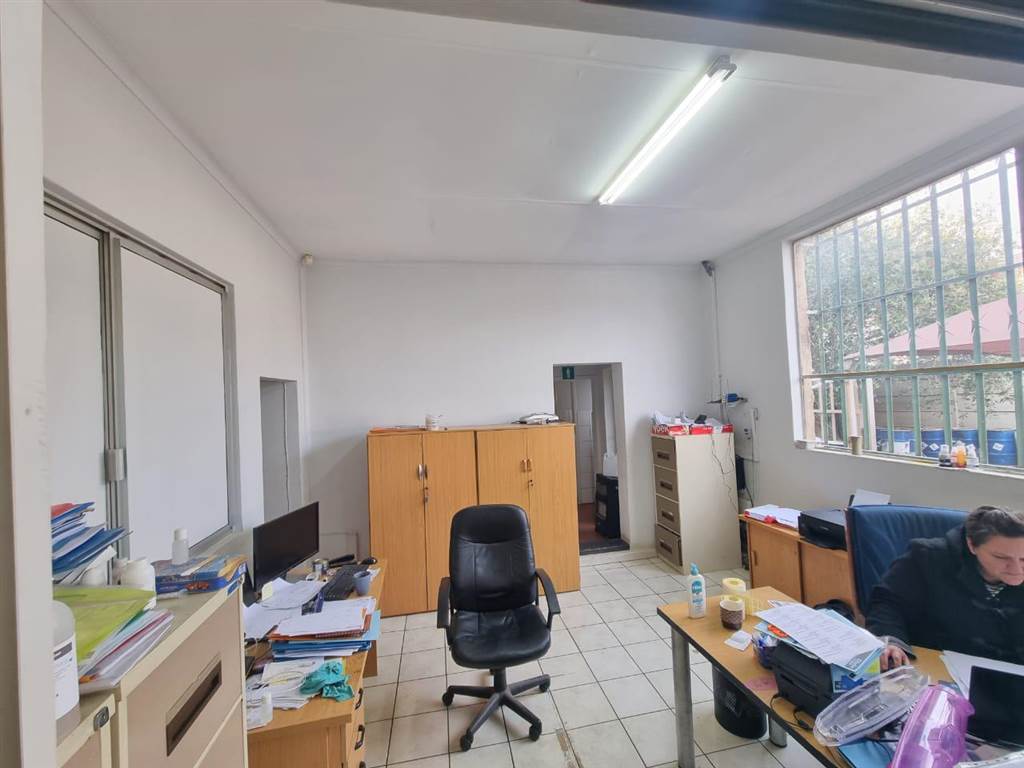 890  m² Industrial space in Germiston Central photo number 12