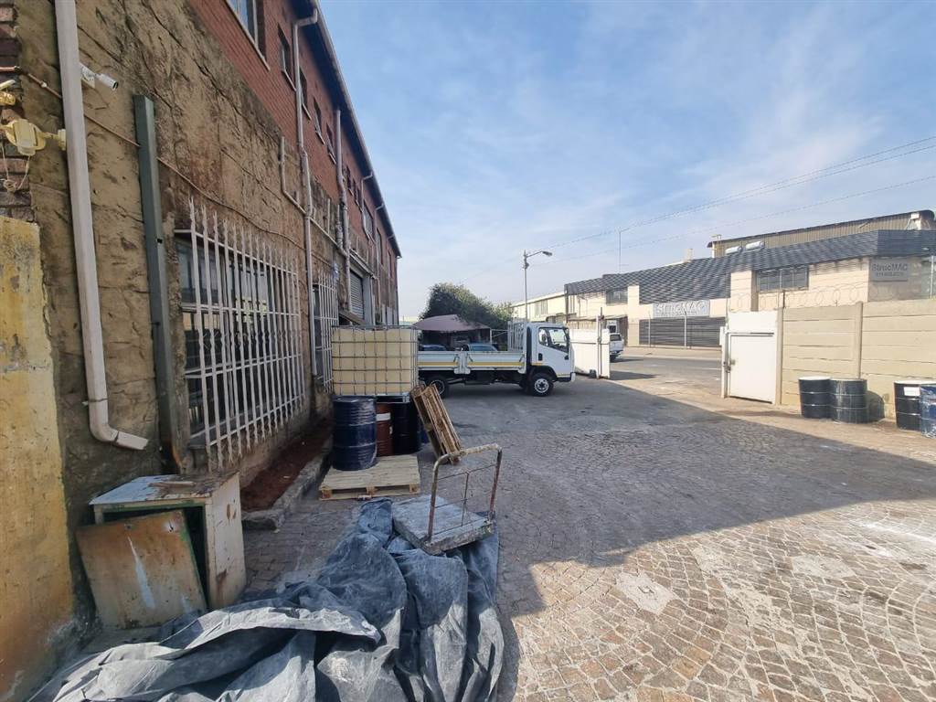 890  m² Industrial space in Germiston Central photo number 4