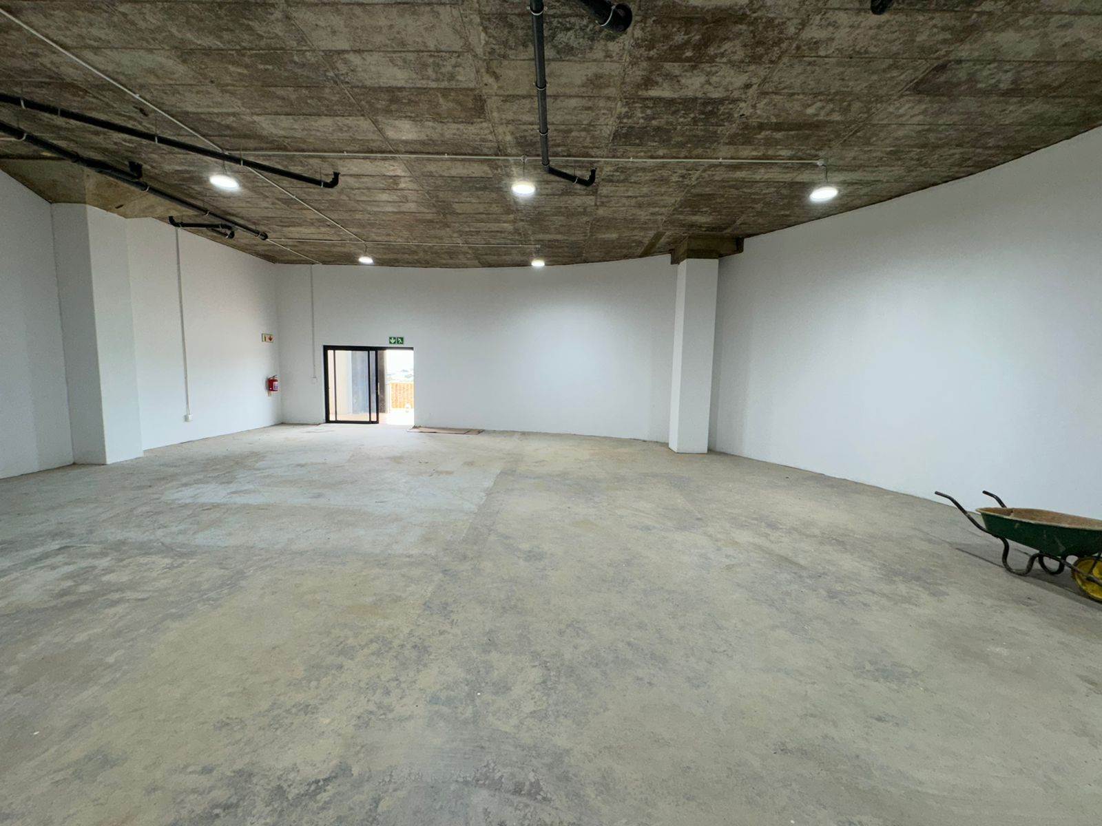 186  m² Commercial space in Wynberg photo number 14