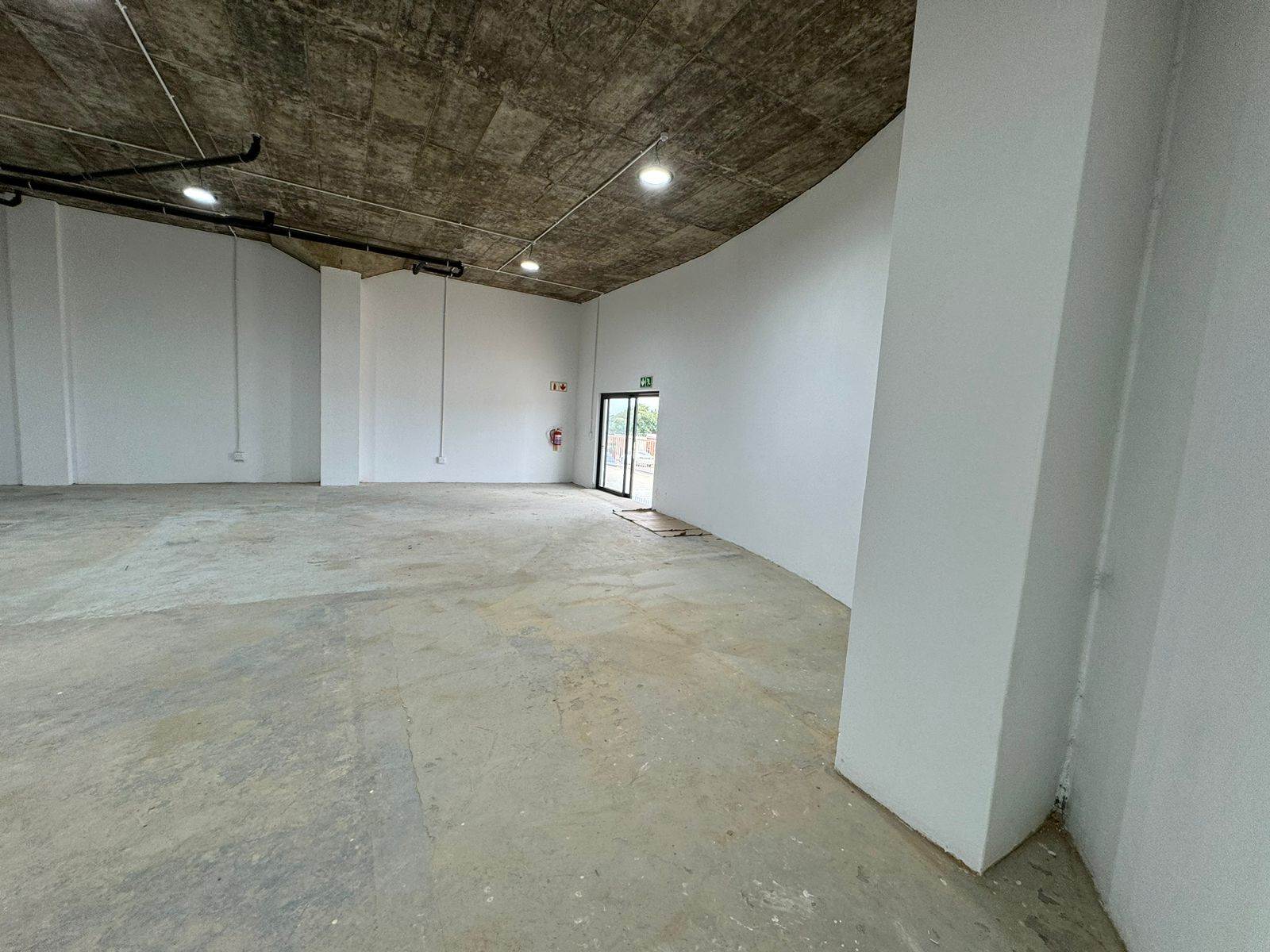 186  m² Commercial space in Wynberg photo number 11