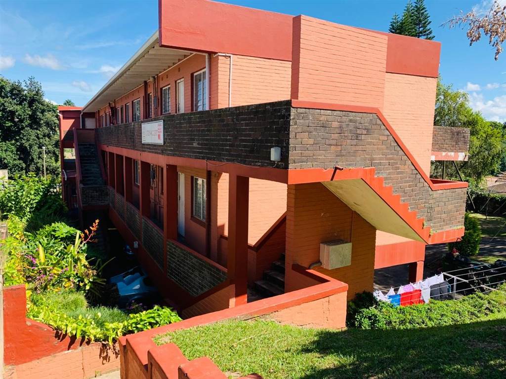 3 Bed Apartment in Pinetown Central photo number 1