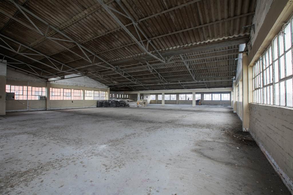 750  m² Industrial space in Maitland photo number 2