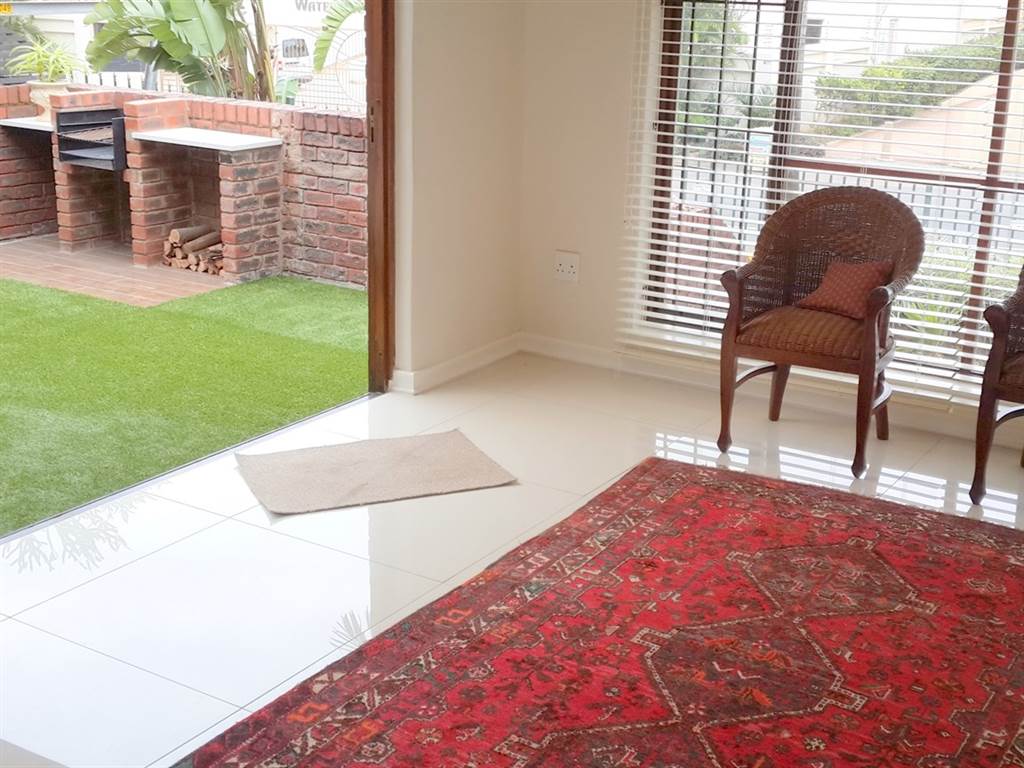 4 Bed Townhouse in Umhlanga Rocks photo number 13