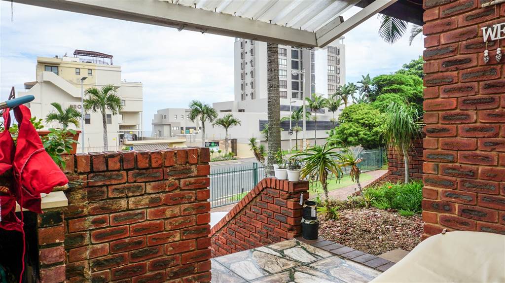 4 Bed Townhouse in Umhlanga Rocks photo number 7