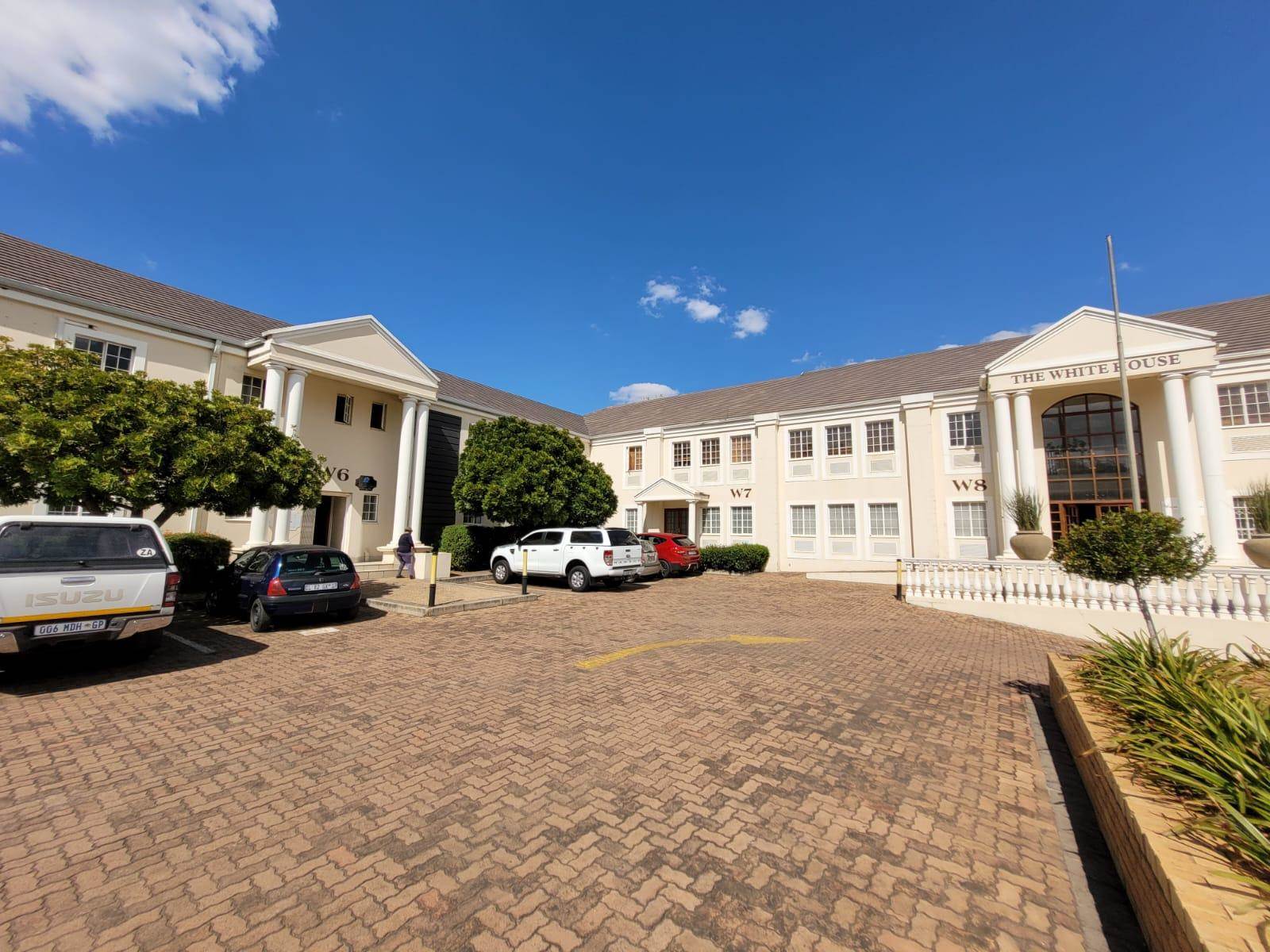 102  m² Commercial space in Kempton Park Central photo number 1