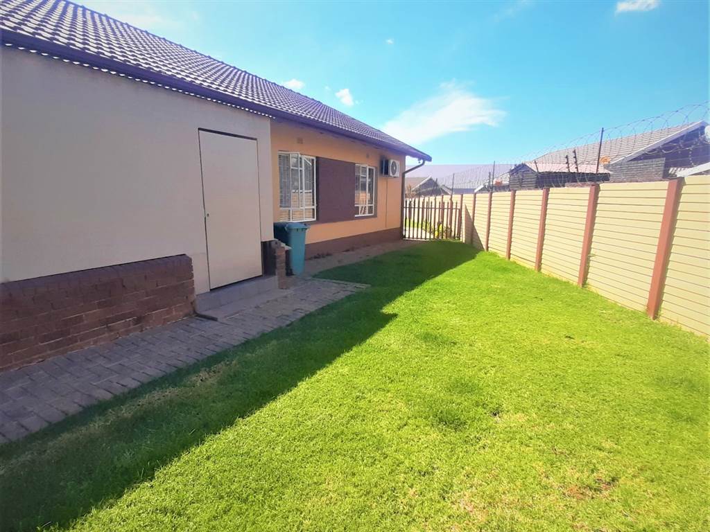 3 Bed House in Protea Park photo number 23