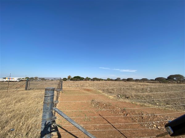 2 ha Land available in Tweefontein
