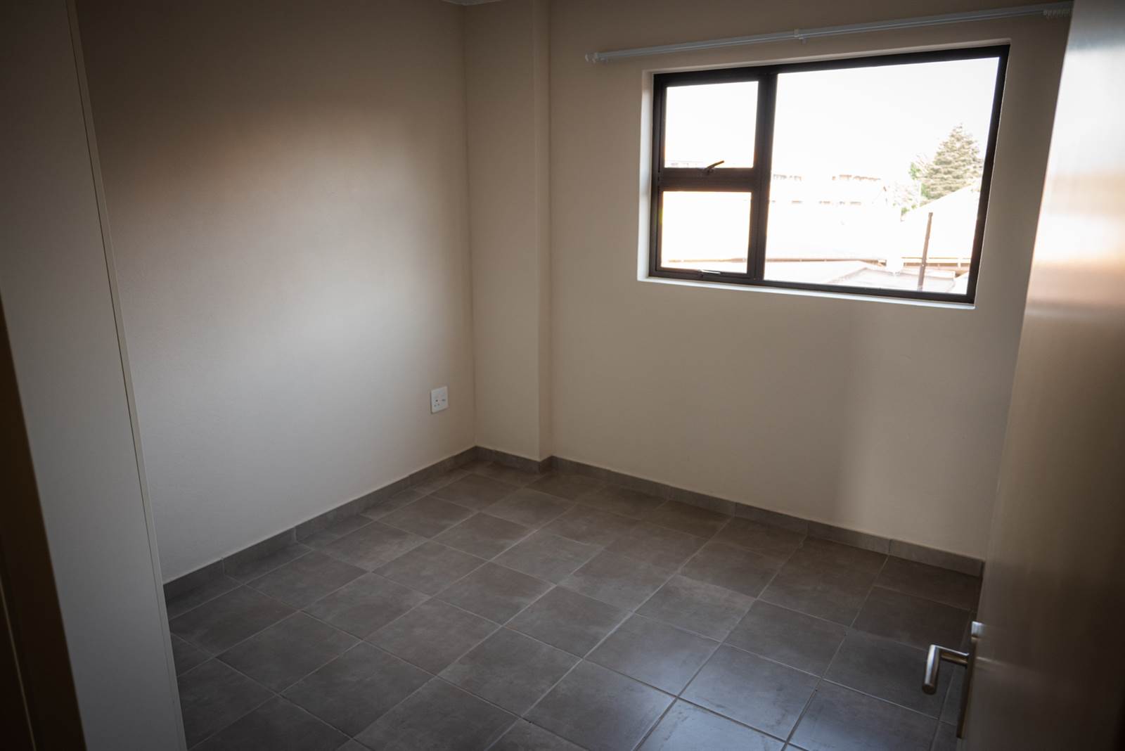 0.5 Bed Flat in Kempton Park Central photo number 15