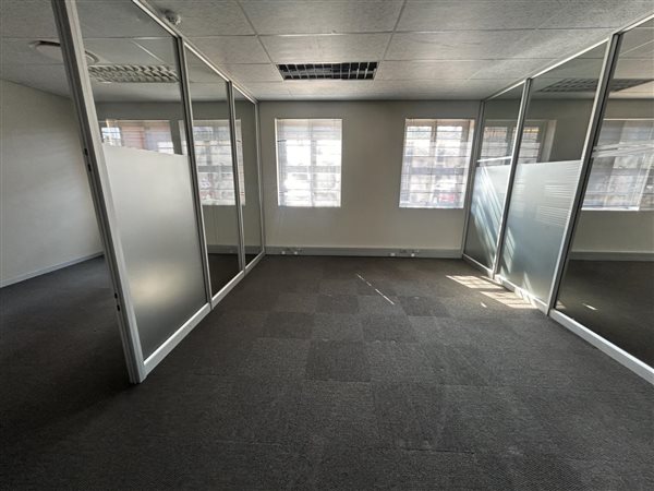 162  m² Office Space