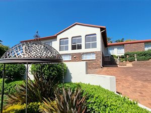 6 Bed House in Kloofendal