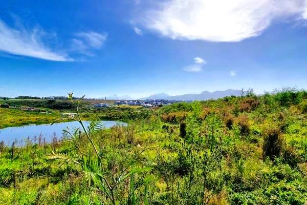 714 m² Land available in Kingswood Golf Estate photo number 1