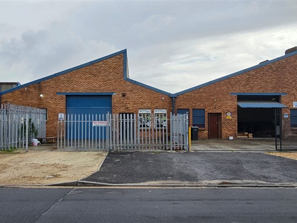 330  m² Industrial space