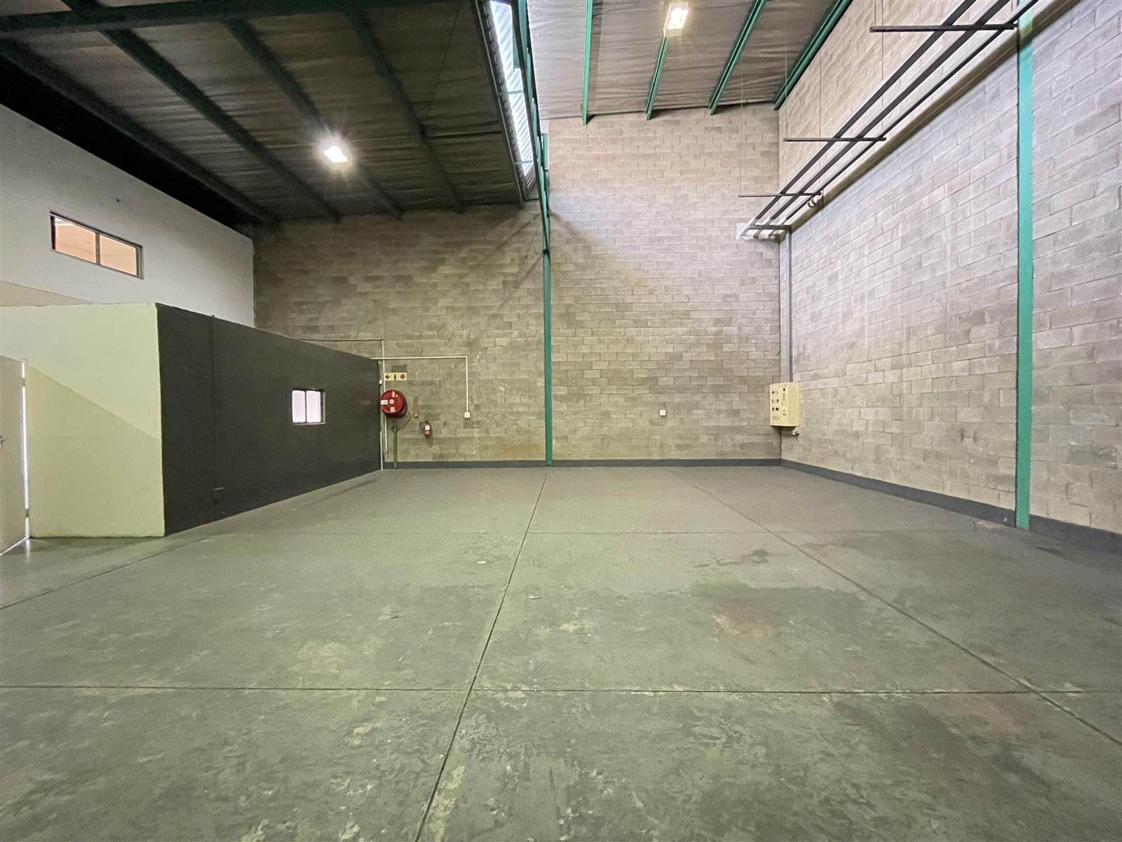 273  m² Industrial space in Primrose photo number 4