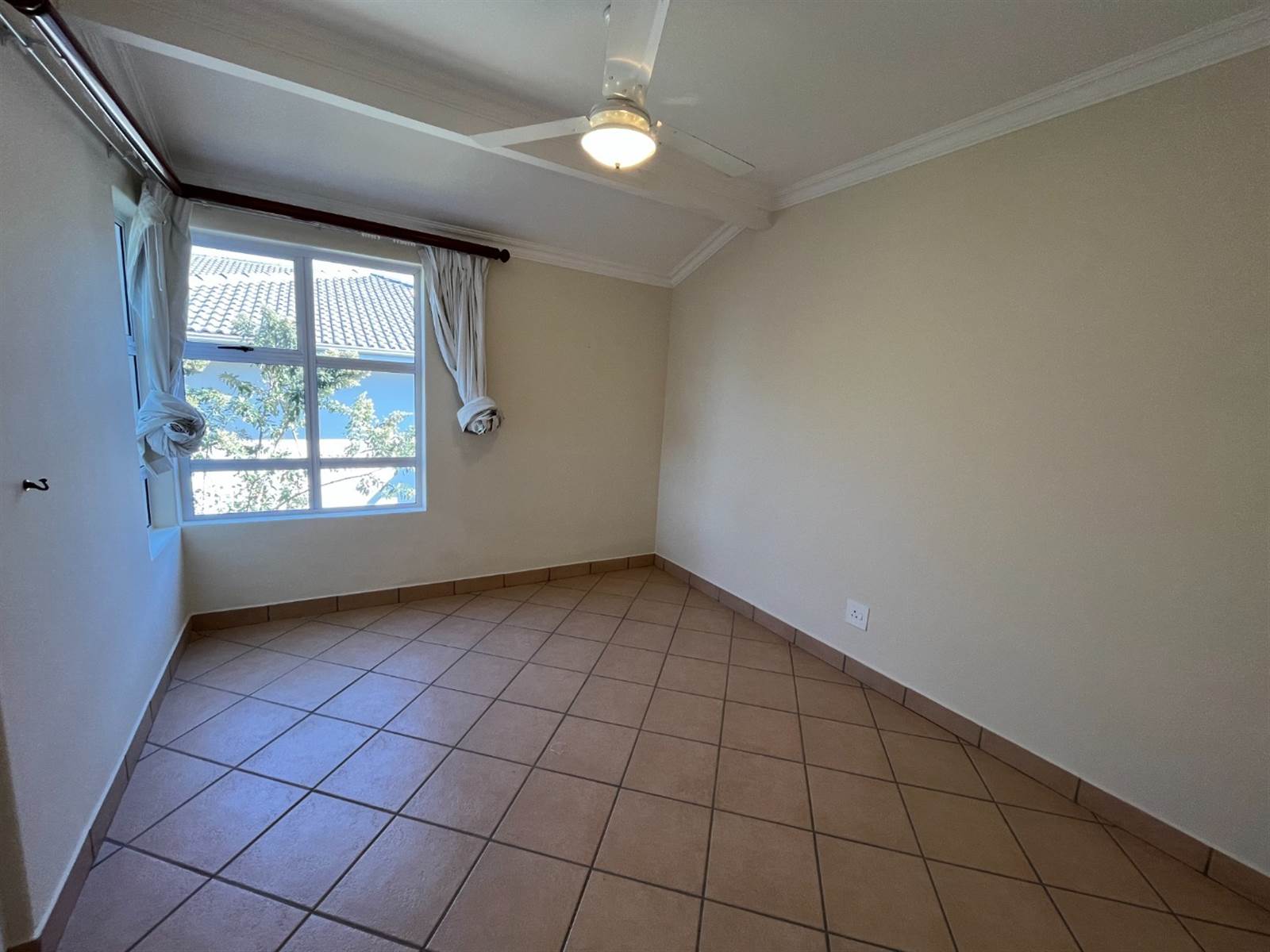 4 Bed Apartment in Ballito photo number 6