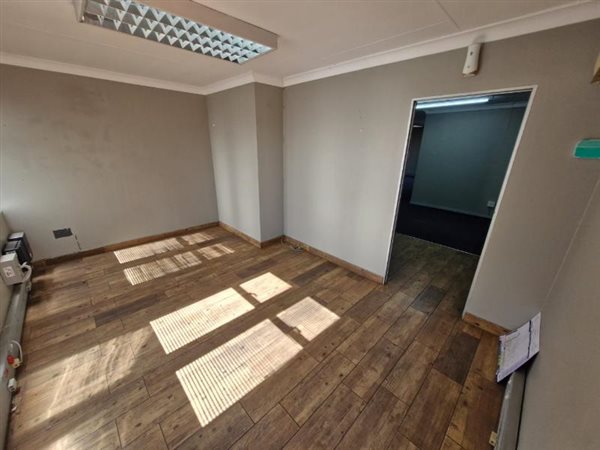 110  m² Commercial space