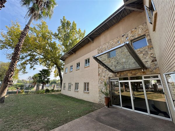 178  m² Commercial space in Rivonia