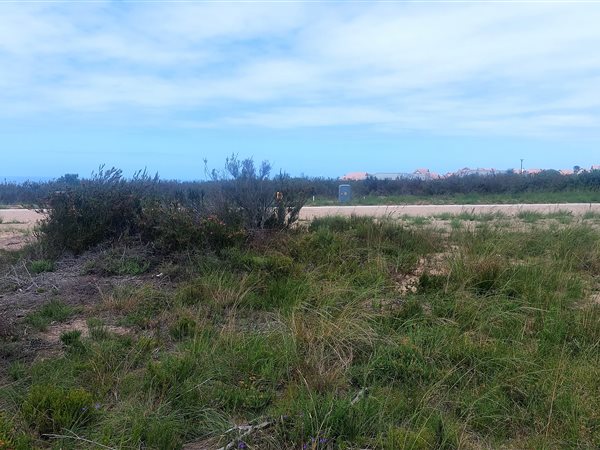 875 m² Land