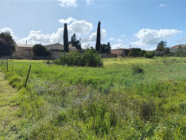 2 607 m² Land